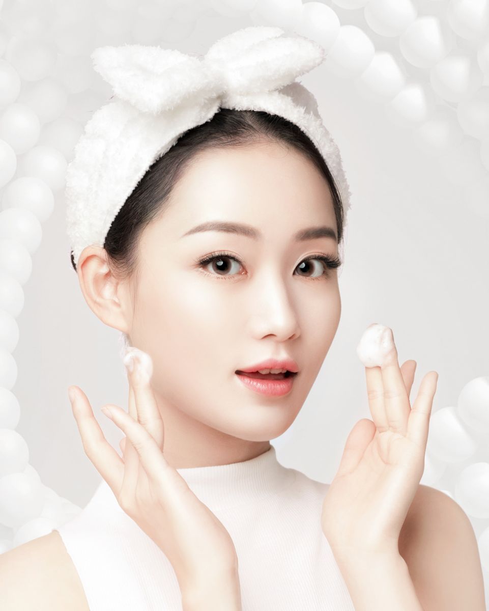 新生活_新生活集團(tuán)_新生活化妝品_珂露曼_經(jīng)典保濕